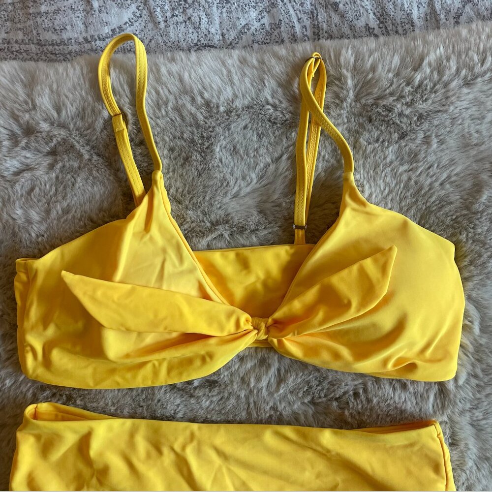 Blooming Jelly Yellow Twist Front Bikini Set – Size Large - Picture 2 of 6